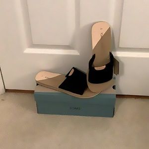 Toms Carly Sandal Black Size 9